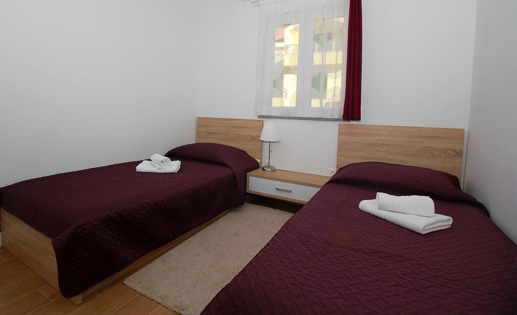 Apartments Obitelj Vuletic Makarska Zimmer foto