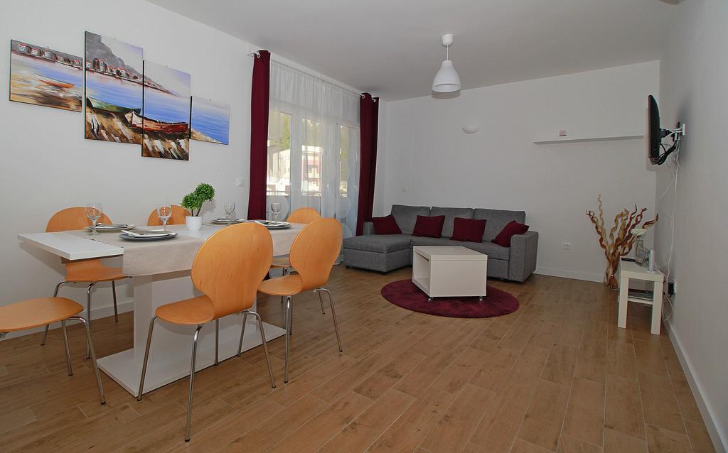 Apartments Obitelj Vuletic Makarska Zimmer foto