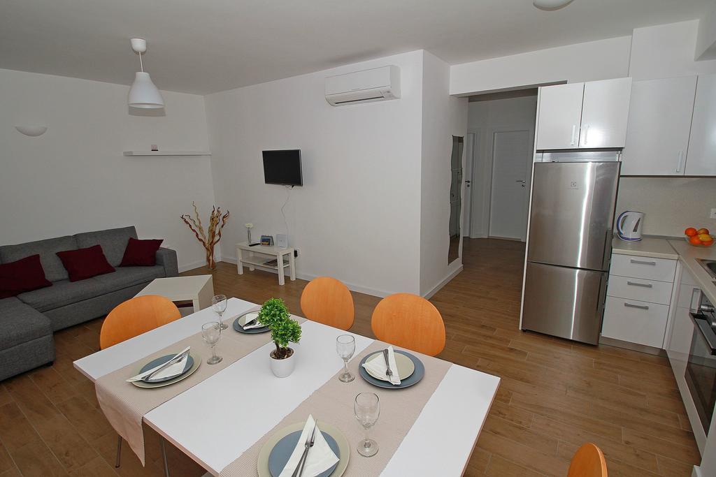 Apartments Obitelj Vuletic Makarska Zimmer foto