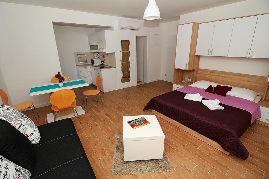 Apartments Obitelj Vuletic Makarska Zimmer foto